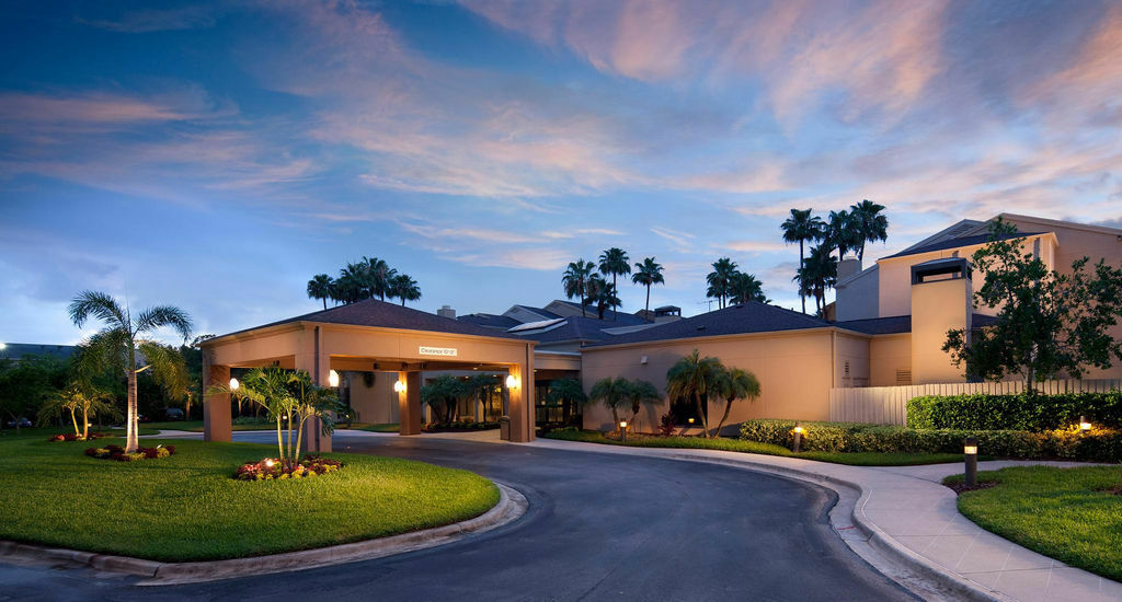 Courtyard St. Petersburg Clearwater Hotel Exterior photo